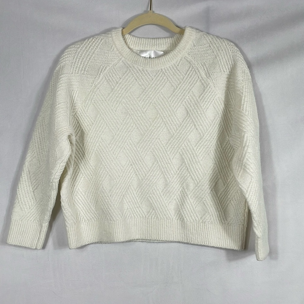 Tradlands Sweater Size M Ivory Crewneck Basket Weave Pattern